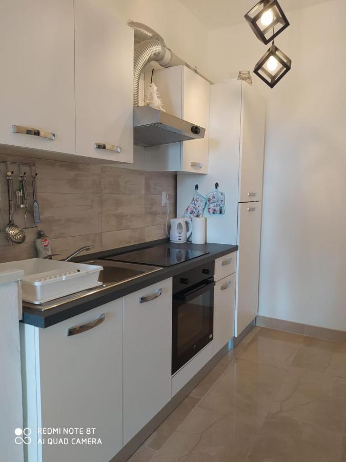 Apartmani Ana Vir Exteriör bild