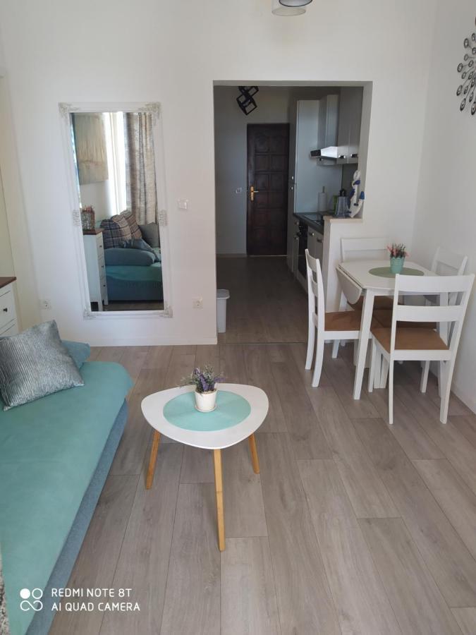 Apartmani Ana Vir Exteriör bild